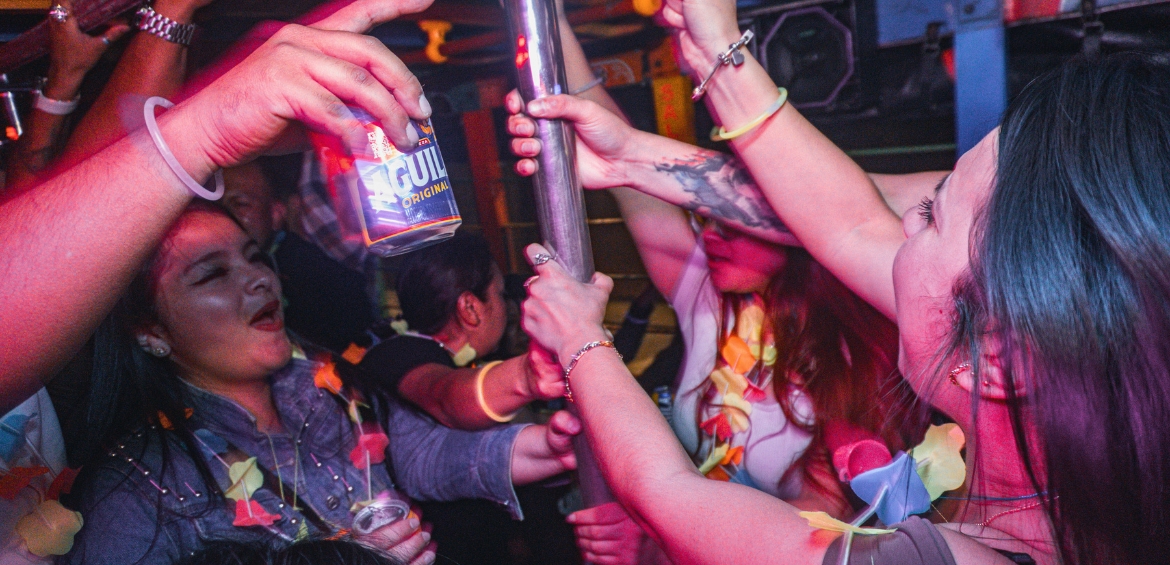 chiva rumbera para despedidas de soltera